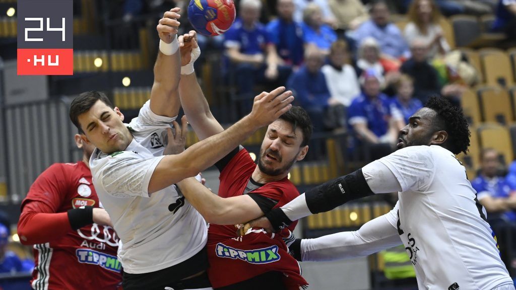 The handball team received a red card in the first minute and group stage