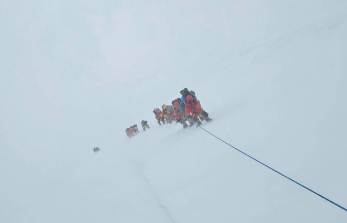 the world’s best sherpas race towards him, but today they cannot reach the Hungarian climber